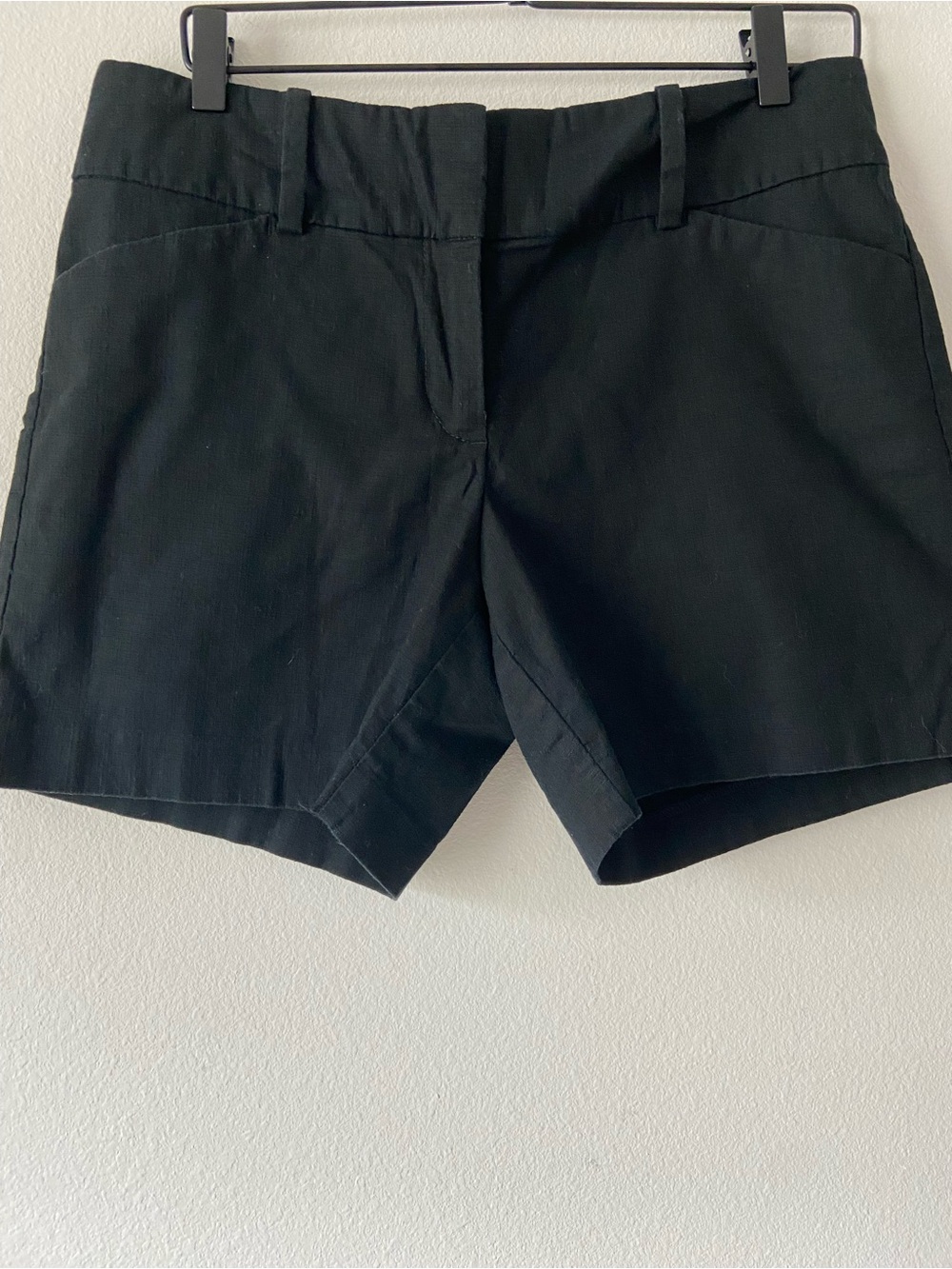 Ann Taylor Signature Black Tailored Dress Shorts Size 8